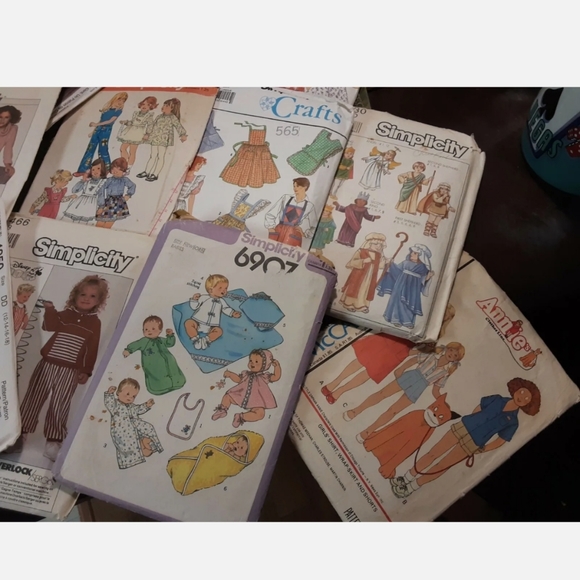 Lot of 10 Vintage Women & Children patterns. - Picture 6 of 7